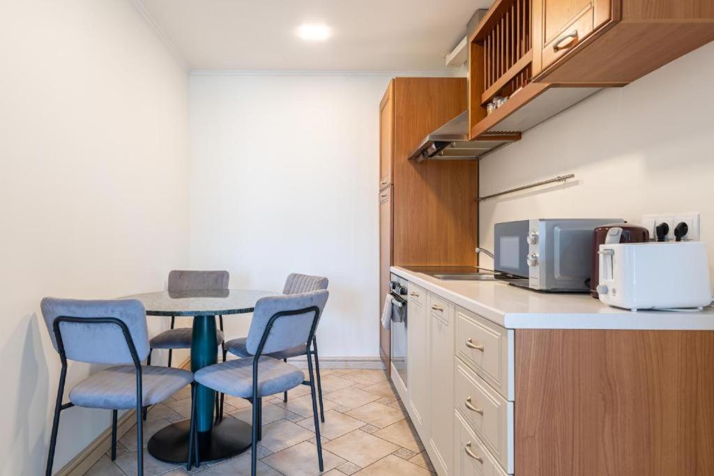 Old Town Square Residence Талин Екстериор снимка